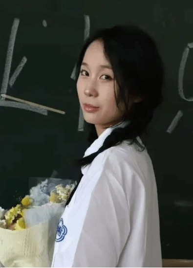 冯婧婧：专升本→燕山大学研究生，一路逆袭！